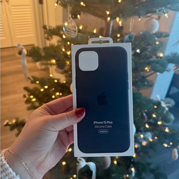 Apple iPhone 15 Plus Silicone Case with MagSafe - Storm Blue - Picture 5 of 5